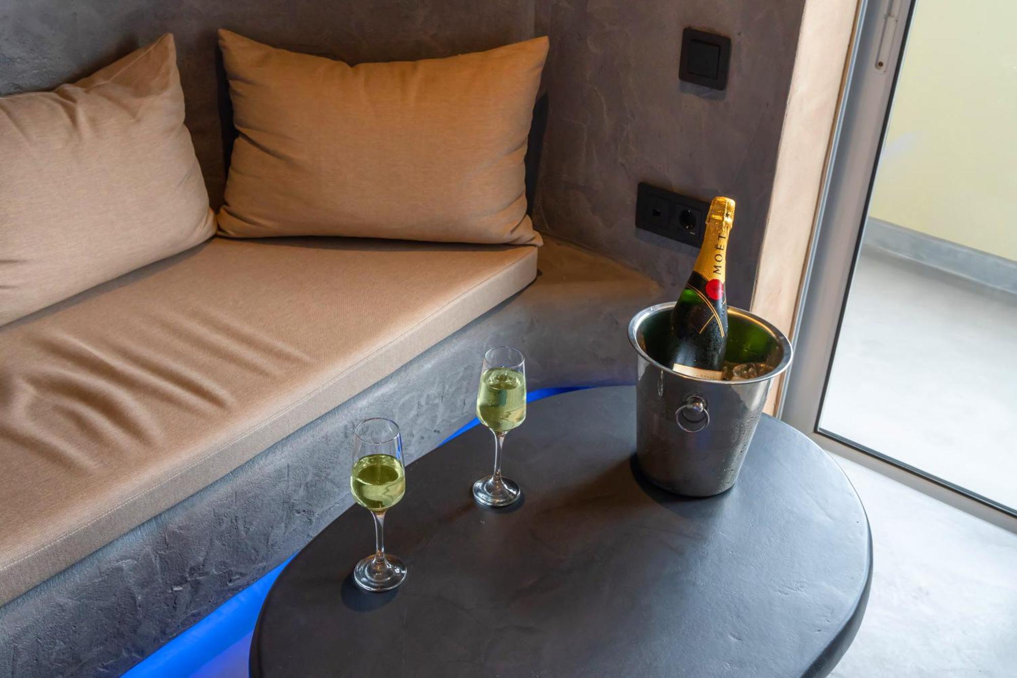 Alfa Hotel Skaramangás Extérieur photo